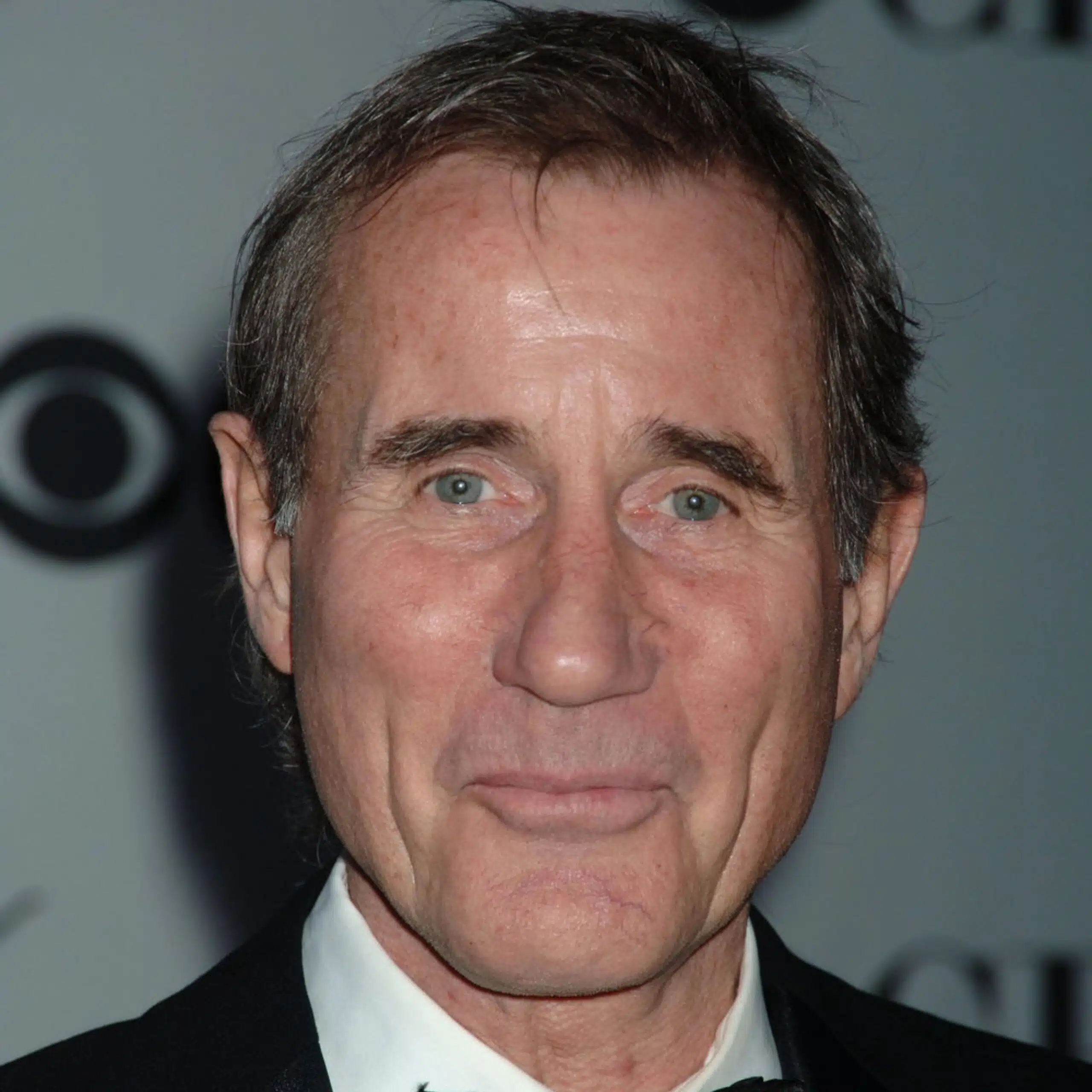 10 Best Male Audiobook Narrators of All Time