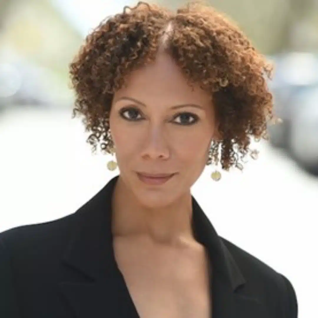 10 Best Female Audiobook Narrators of All Time