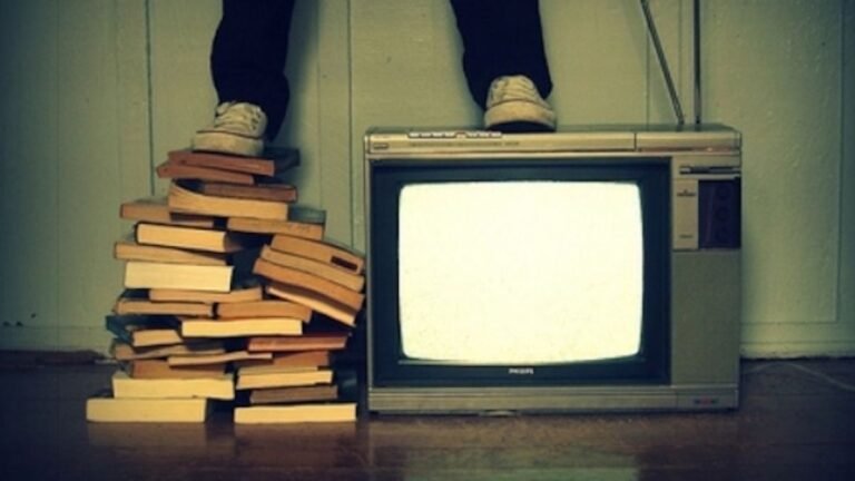 किताबें टेलीविजन से बेहतर क्यों हैं