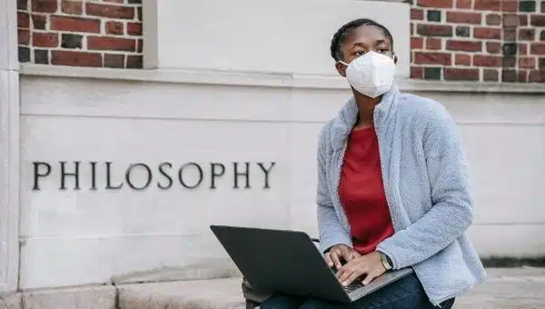 5 Best Philosophy Books For Beginners That Make It Easy to Understand