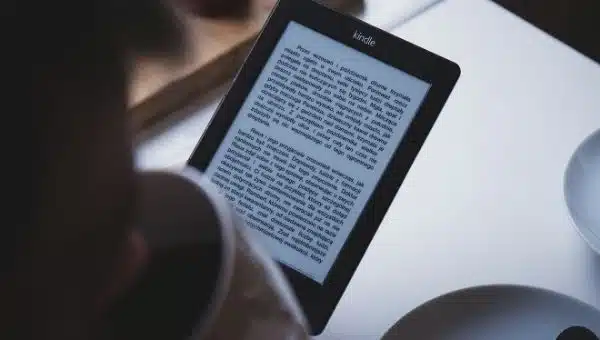 Google Play Books vs Amazon Kindle Direct Publishing