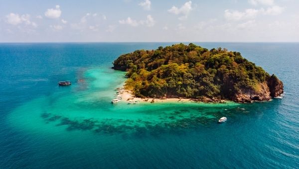 7 Best Story Set on Deserted Island | Abandoned Island Books