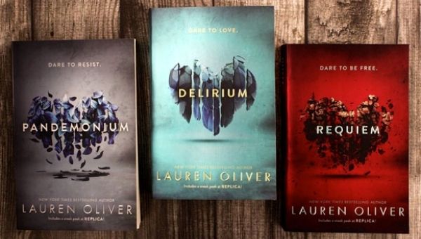 Best Romantic Trilogy novels of All Time - Delirium trilogy by Lauren Oliver