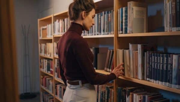 Why You Should Organize Bookshelves Every Once A While