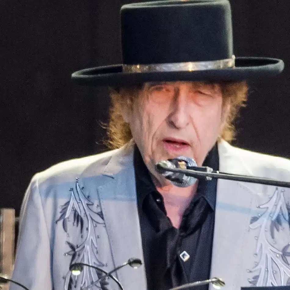 Multi-talented Musicians: Musicians Who Wrote Music As Well As Poetry - Bob Dylan