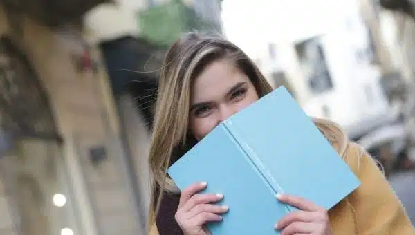 What Is Fake Reading Syndrome And How To Deal With It?