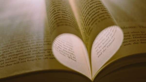 10 Poetry Prompts to Get Out of Writing Slump and Show Creative Writing