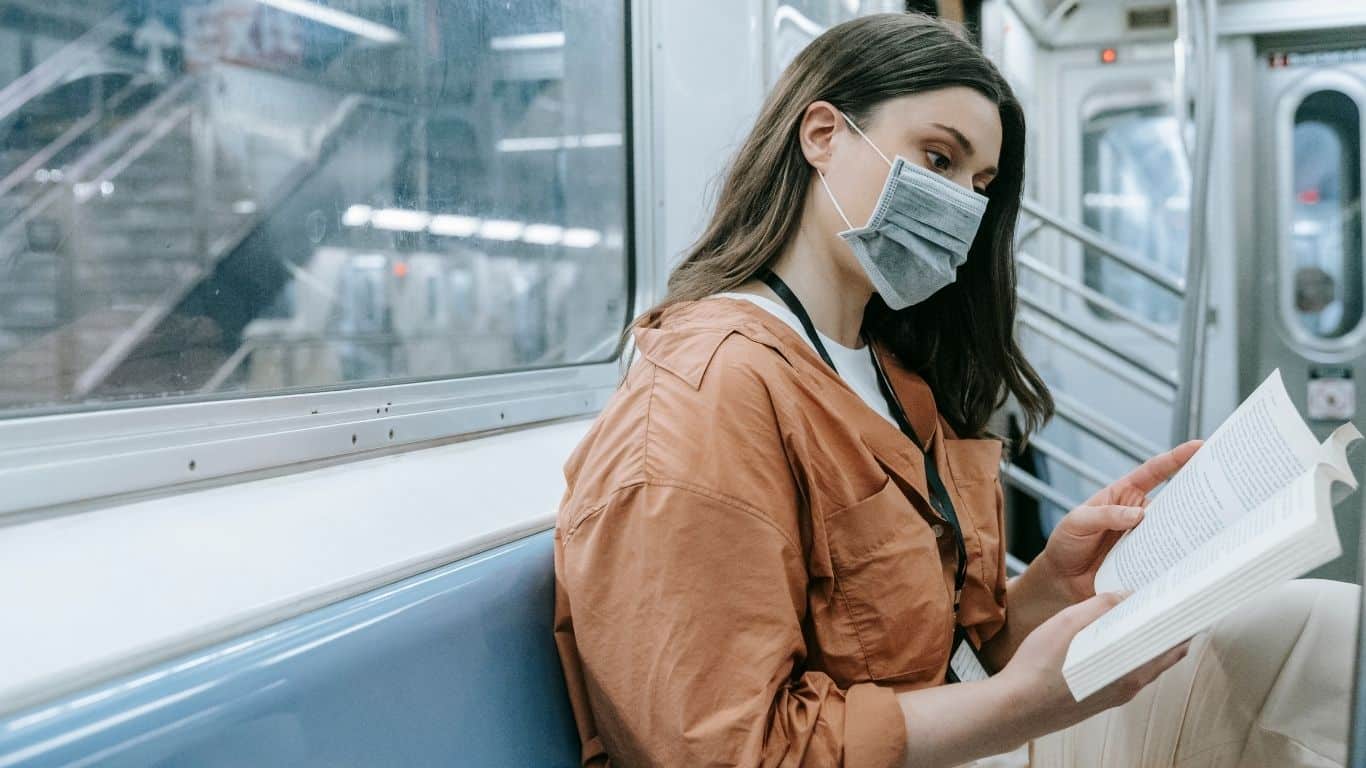 10 books to read while travelling