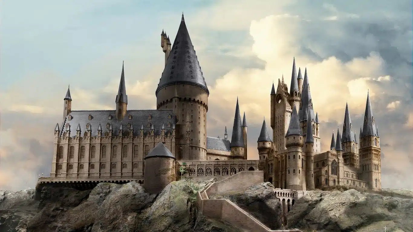 Fictional Worlds Every Book Lover Would Love to Visit (Hogwarts)