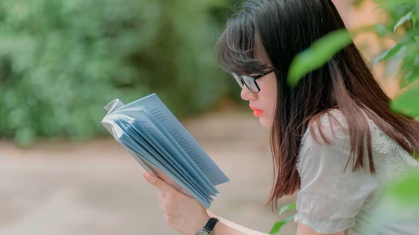 10 Publishing Essentials to Know Before Going to Book Publishing Companies