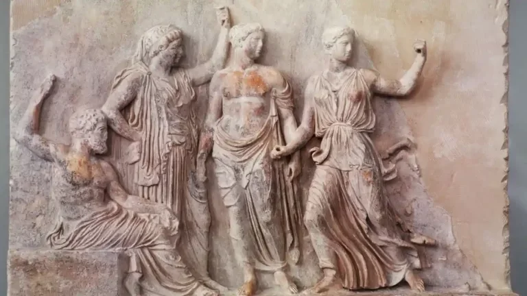 ग्रीक और रोमन पौराणिक कथाओं के बीच अंतर