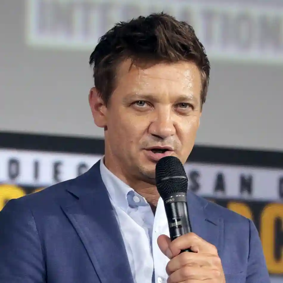 10 Highest Paid Actors In Marvel Movies - Jeremy Renner