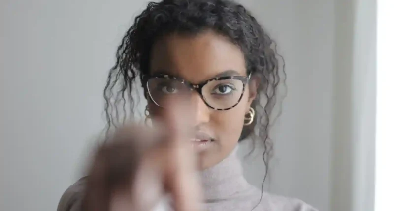 10 Things People Decide About Others Within Seconds of Meeting