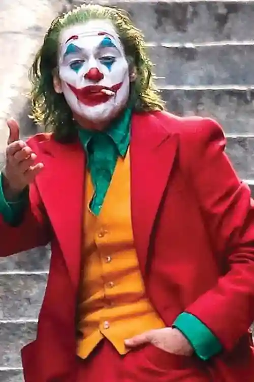10 Best Villains Casted by DC Entertainment for Movies - Joaquin Phoenix as Joker