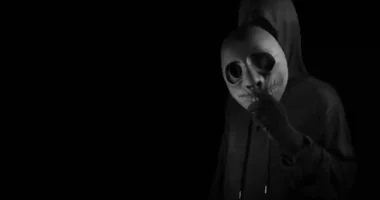 How Authors Hide Villain From Readers?