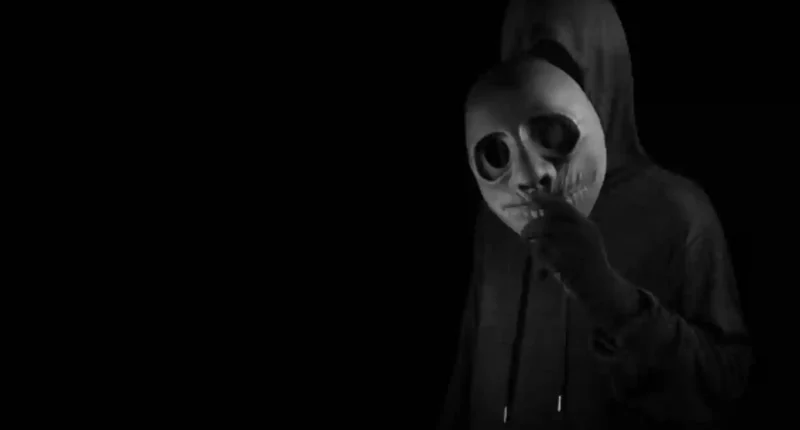 How Authors Hide Villain From Readers?