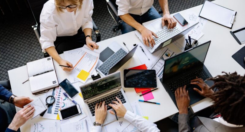 10 Effective Ways to Be More Mindful at Work