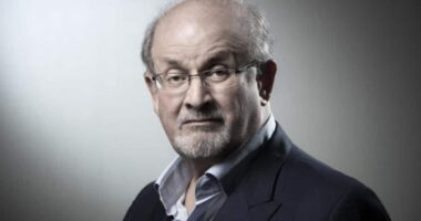 Biography of Salman Rushdie | Life and Career