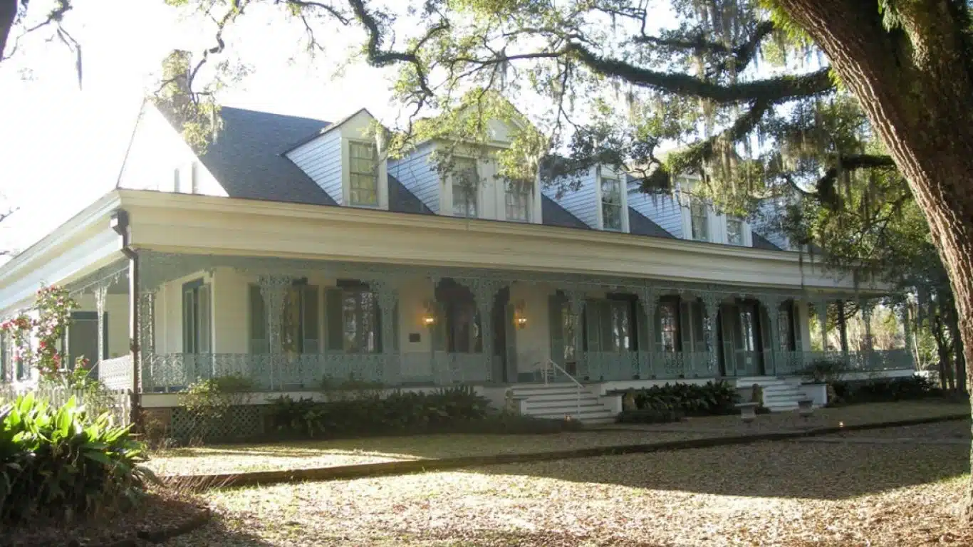 10 Most Haunted Places in The World That You Must Visit - Myrtles Plantation, USA