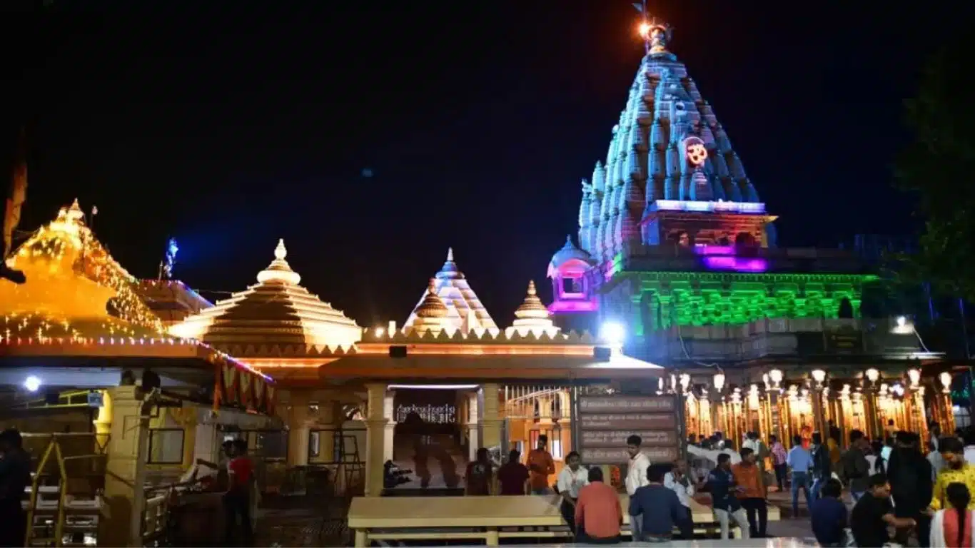 Which are the 12 Jyotirlingas and their importance in Hinduism - Mahakaleshwar Temple in Madhya Pradesh