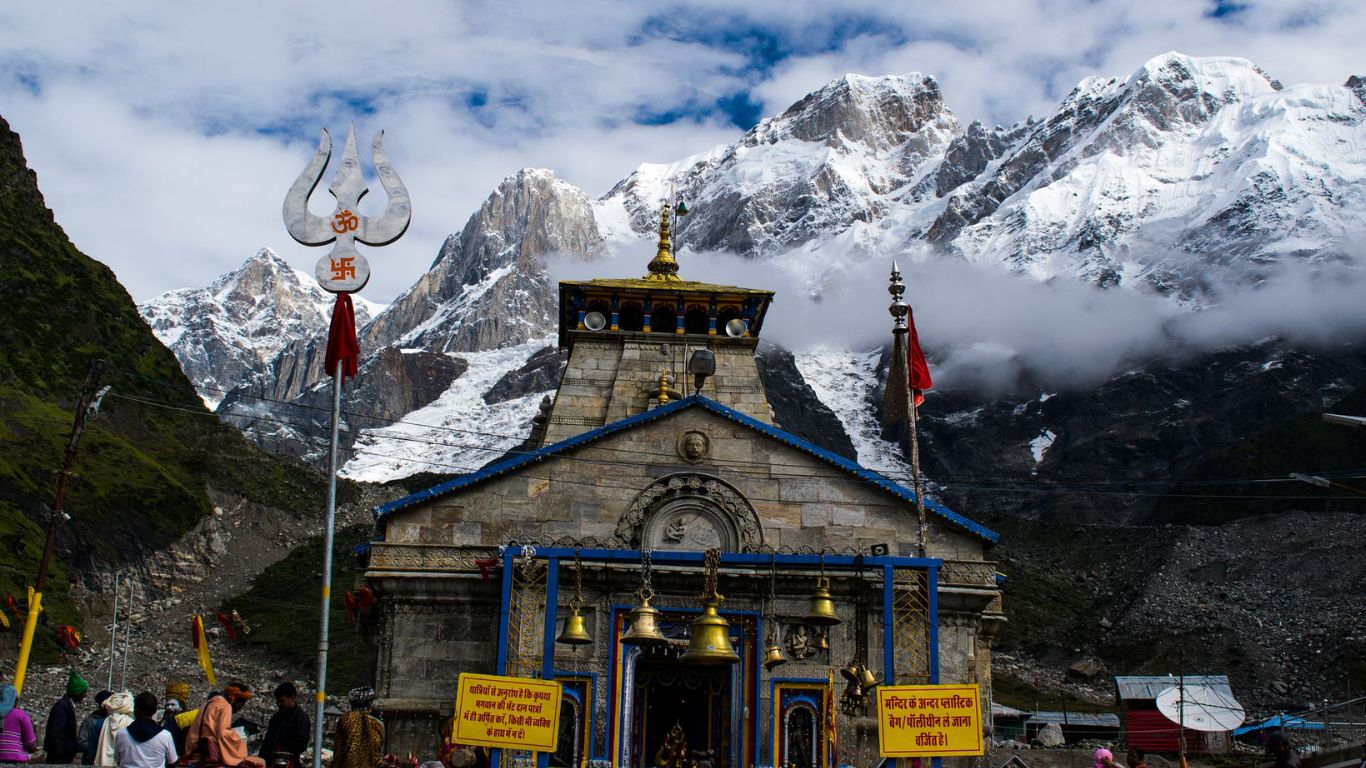 Which are the 12 Jyotirlingas and their importance in Hinduism - Kedarnath Temple in Uttarakhand
