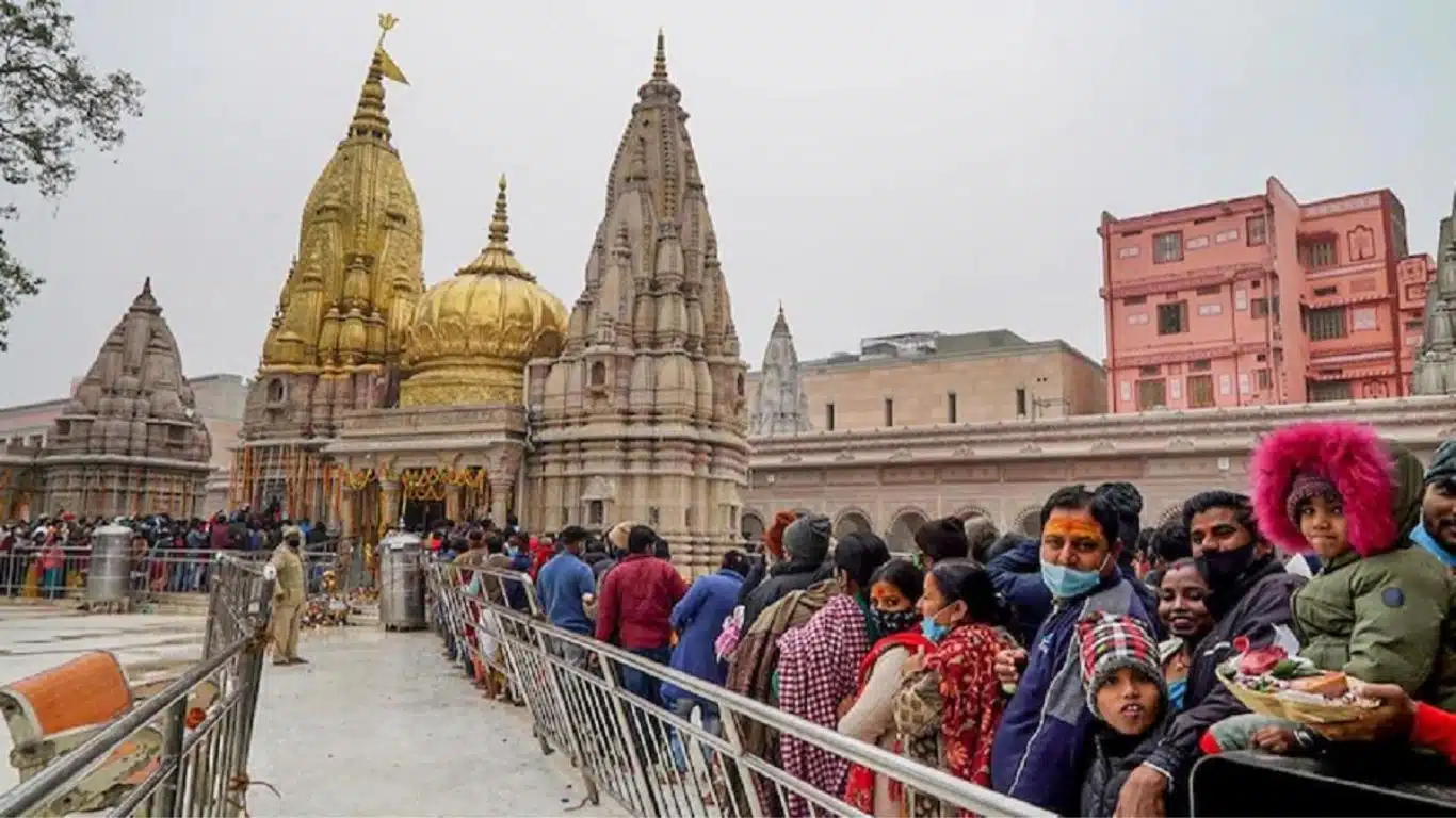 Which are the 12 Jyotirlingas and their importance in Hinduism - Viswanath Temple in Uttar Pradesh