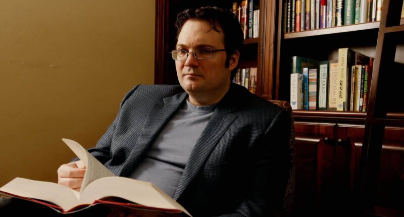 Brandon Sanderson’s Biography | Author of Mistborn Series