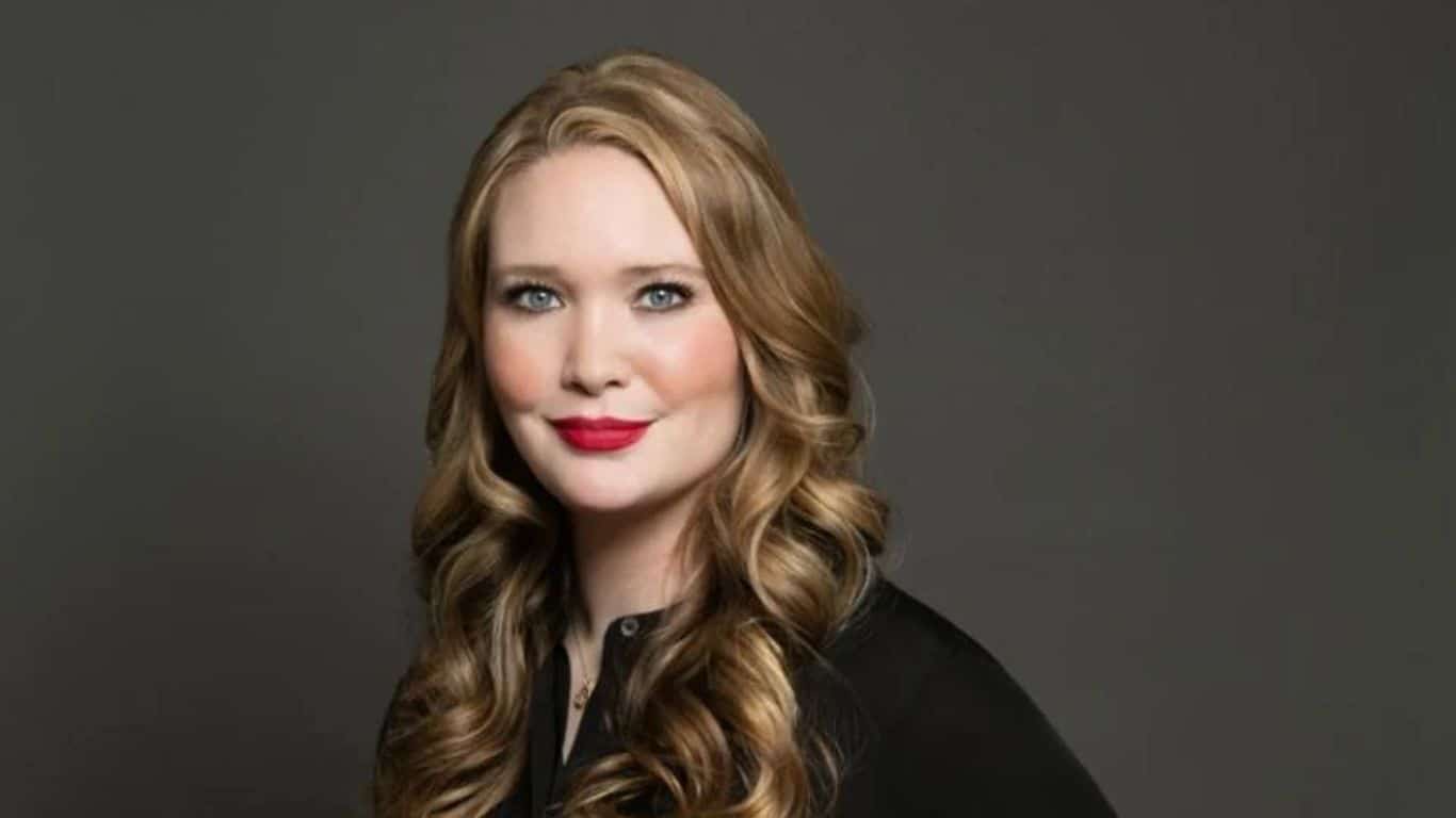 Sarah J. Maas Biography | Life and Works