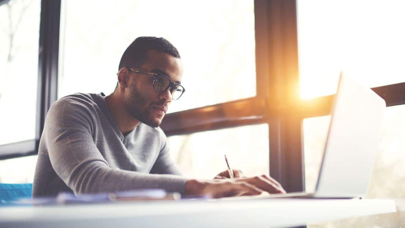 Benefits of Living in the Present Moments and Enjoying Life