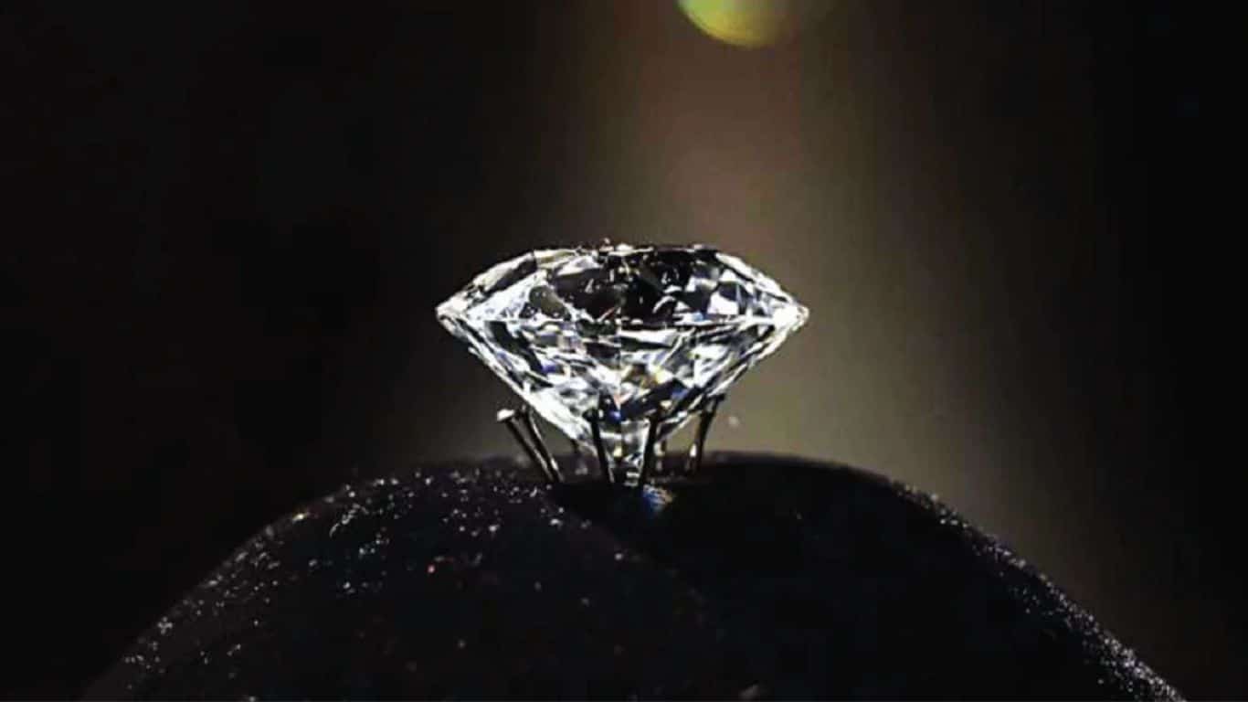 Powerful Stones in Mythology That are Believed to be True - The Diamond
