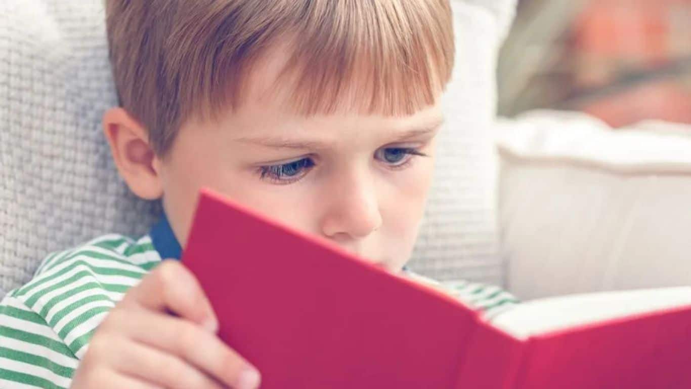 Beneficios de leer libros desde la niñez