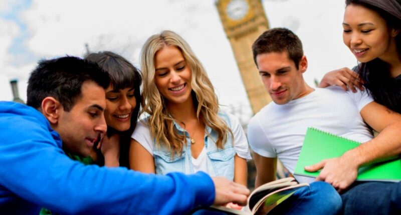 10 Benefits of Study Abroad Programs