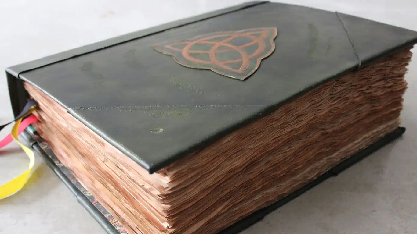 Types of Magic Books - Books of Shadows