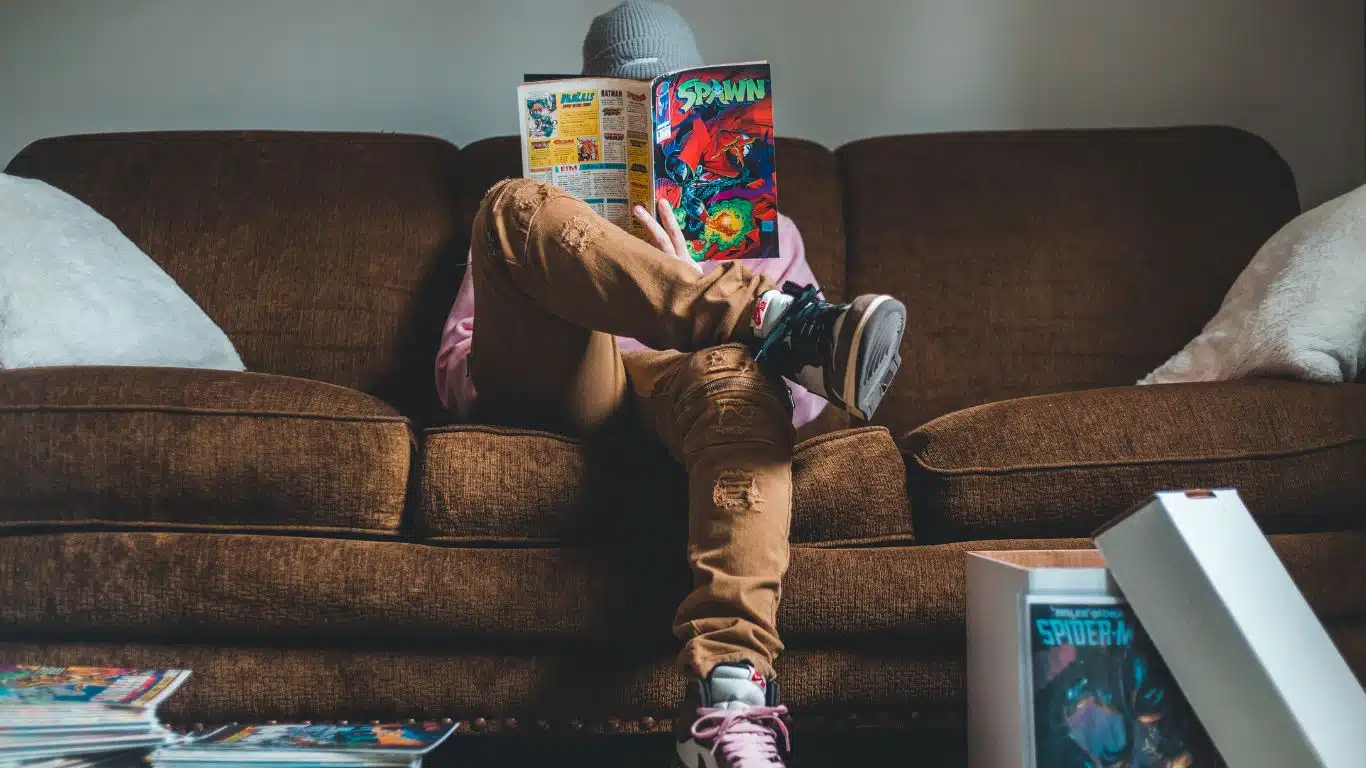 Storytelling in Comics: The Power of Visual Narratives in Comics