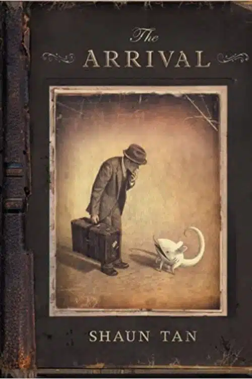 10 Wordless Comics that Tell Compelling Stories - "The Arrival" by Shaun Tan
