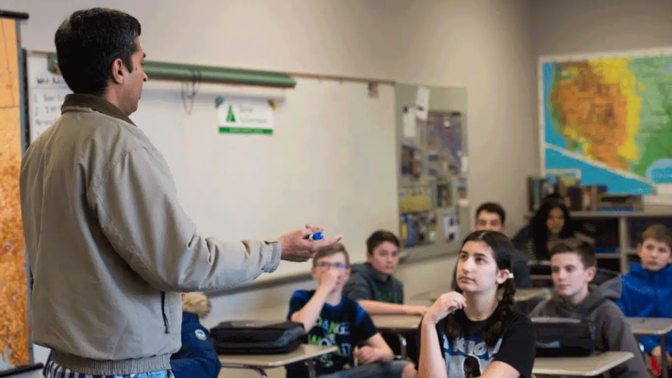 Why Teaching Ethics and Values to Students is Important 