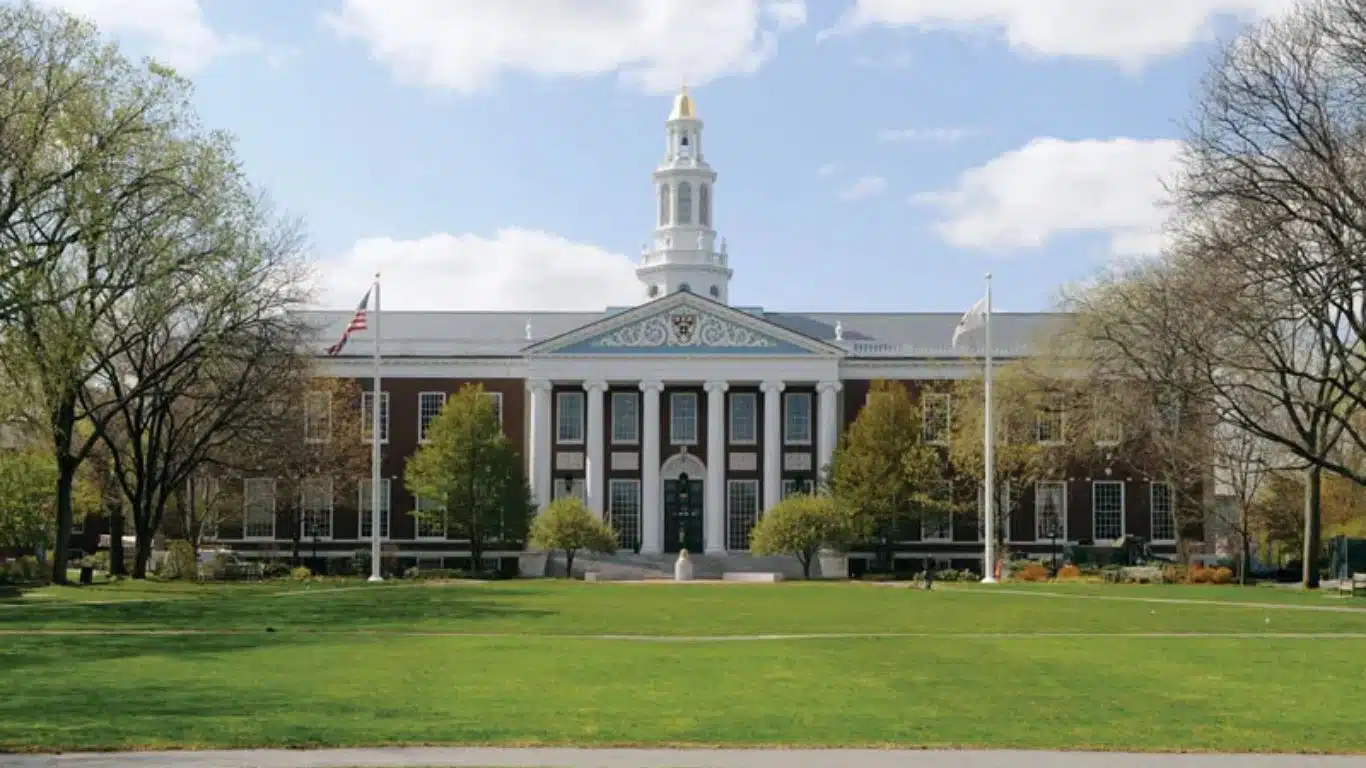 15 Educational Institutions With Exceptional Architecture - Harvard University