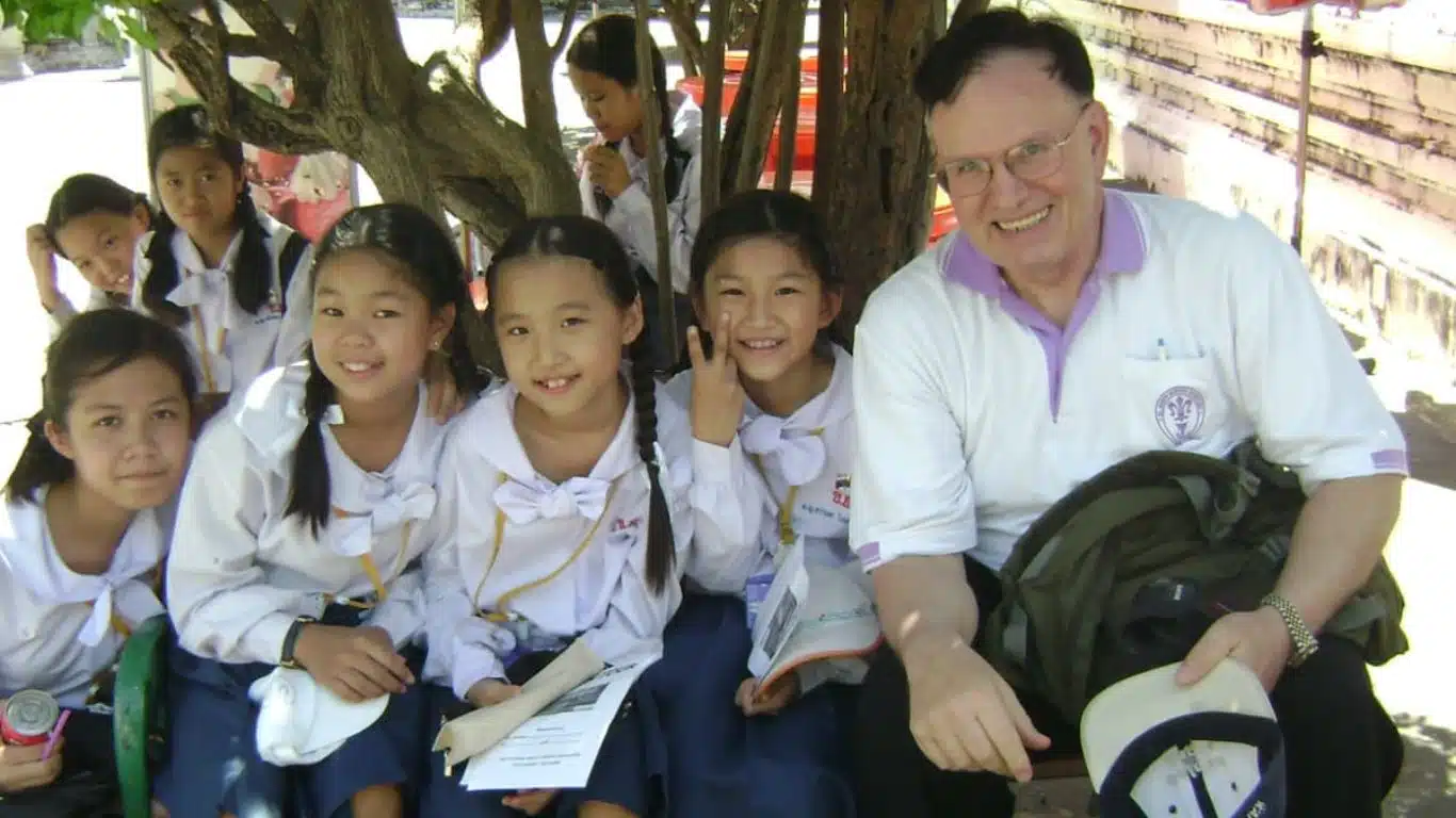 Teaching Ethics and Values in The Classroom - How Ethics and Values can be Combined with Classroom Curriculum 