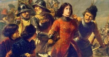 Historical Figures Who Defeated Larger Armies with Strategy