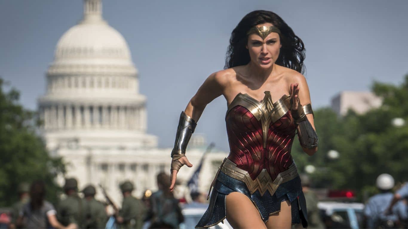 10 Best Suit-Ups in DC Movies - Wonder Woman - Gal Gadot (Wonder Woman)