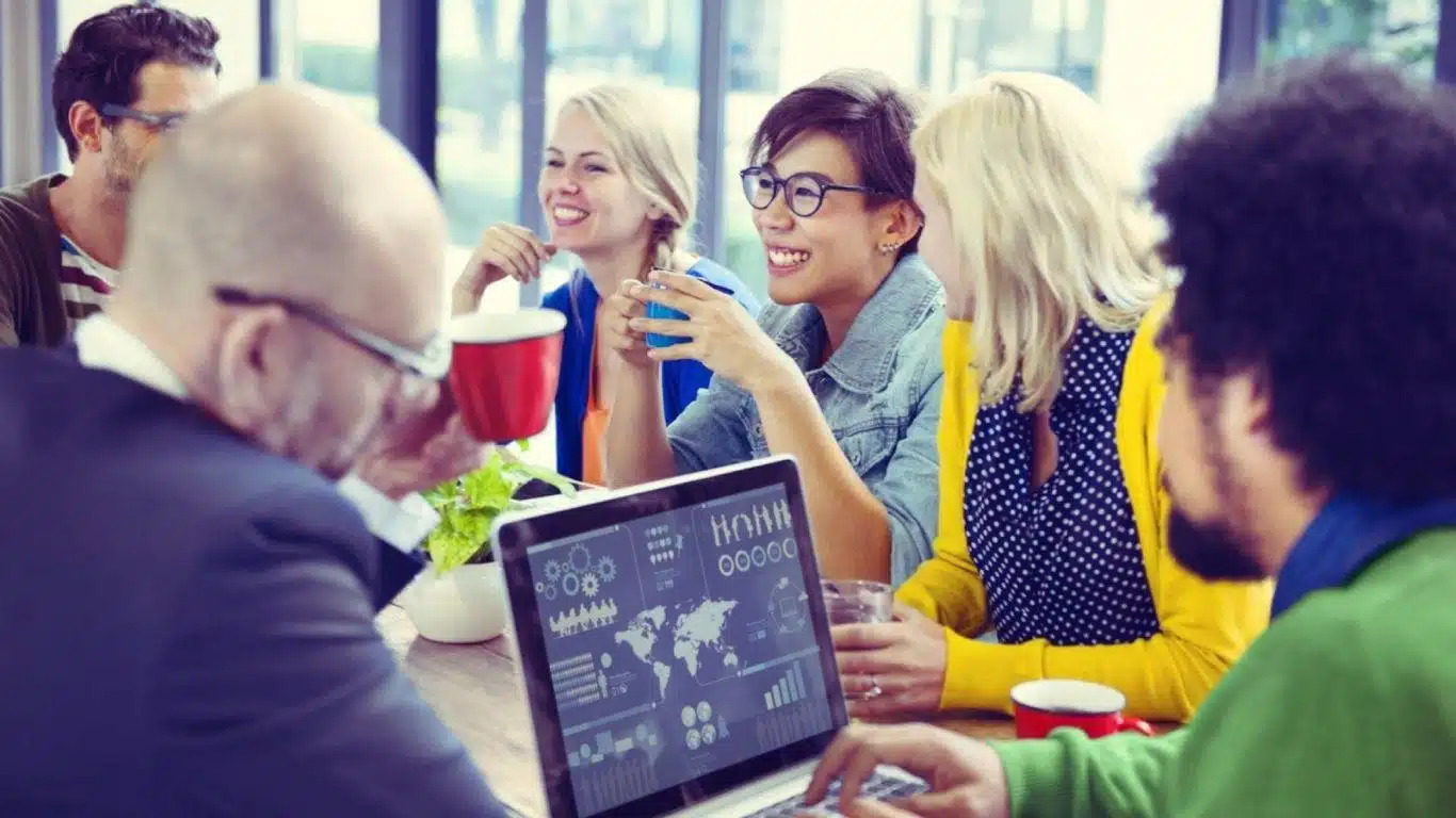 Are We Losing Real Human Connection in the Age of Social Media? - Finding a Balance