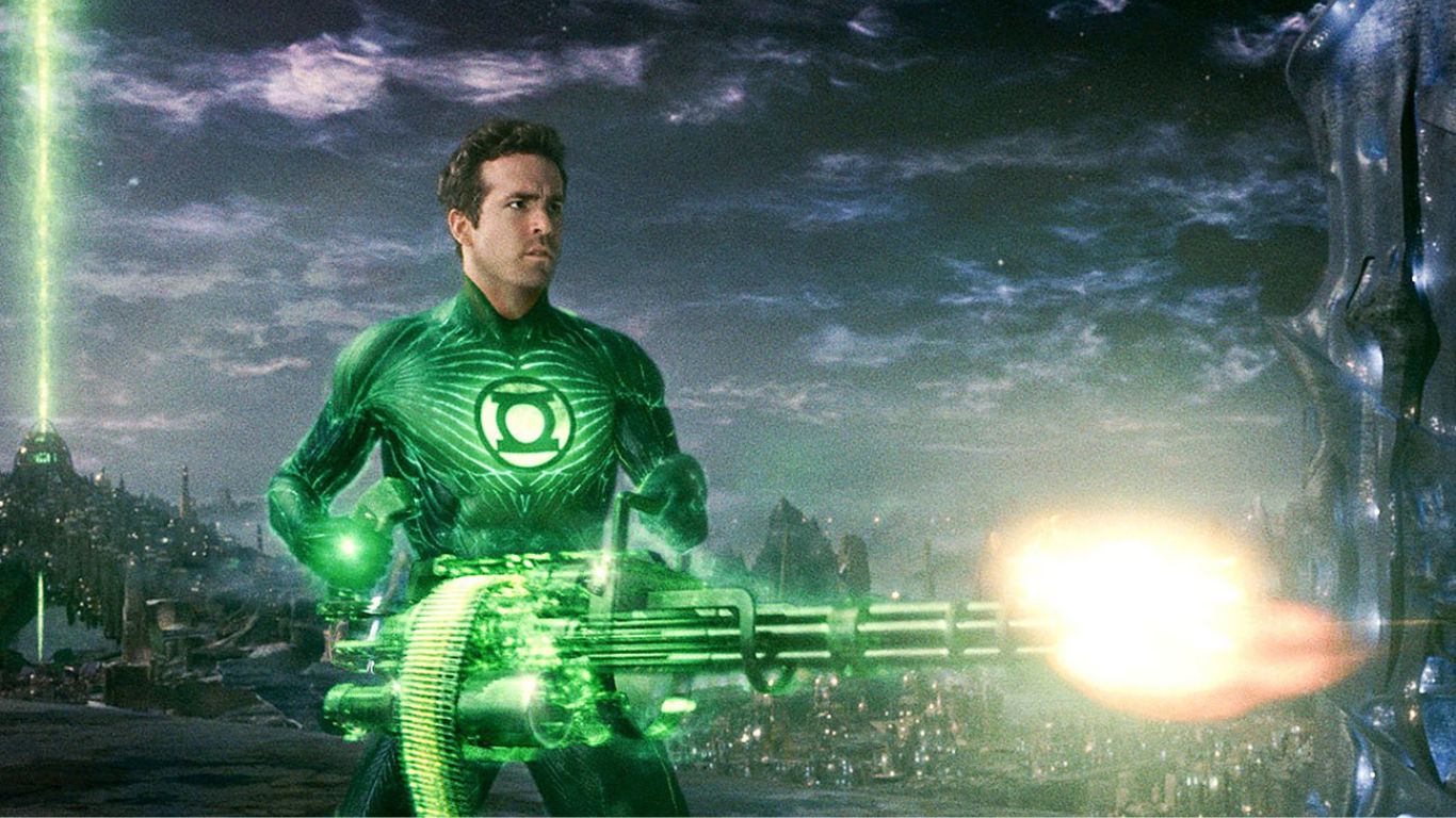 10 Best Suit-Ups in DC Movies - Green Lantern - Ryan Reynolds (Green Lantern)