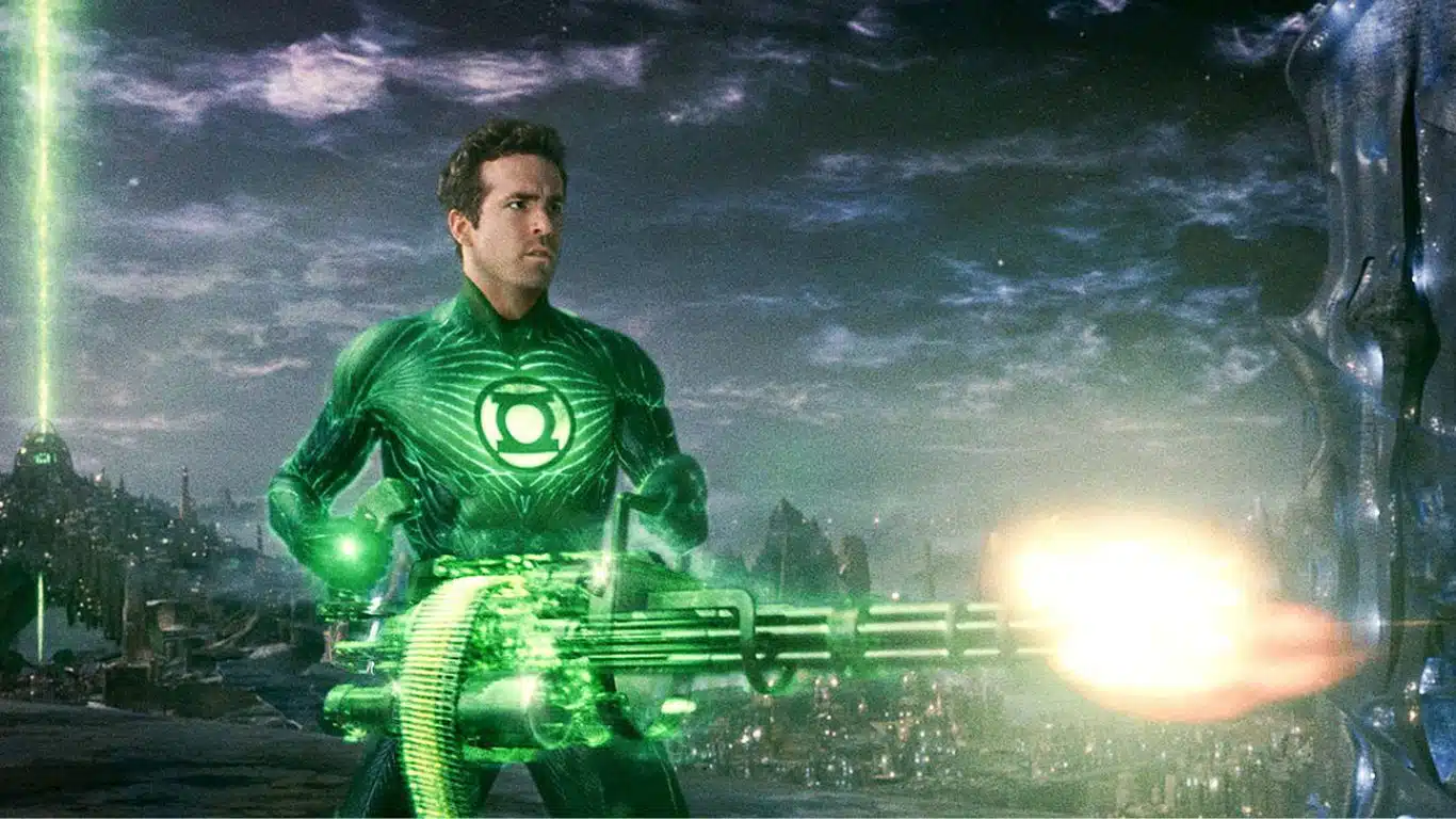 10 Best Suit-Ups in DC Movies - Green Lantern - Ryan Reynolds (Green Lantern)