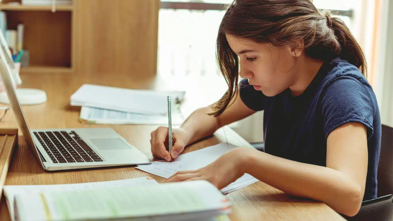 How To Make The Most of Your Online Education - Make Use of Online Resources