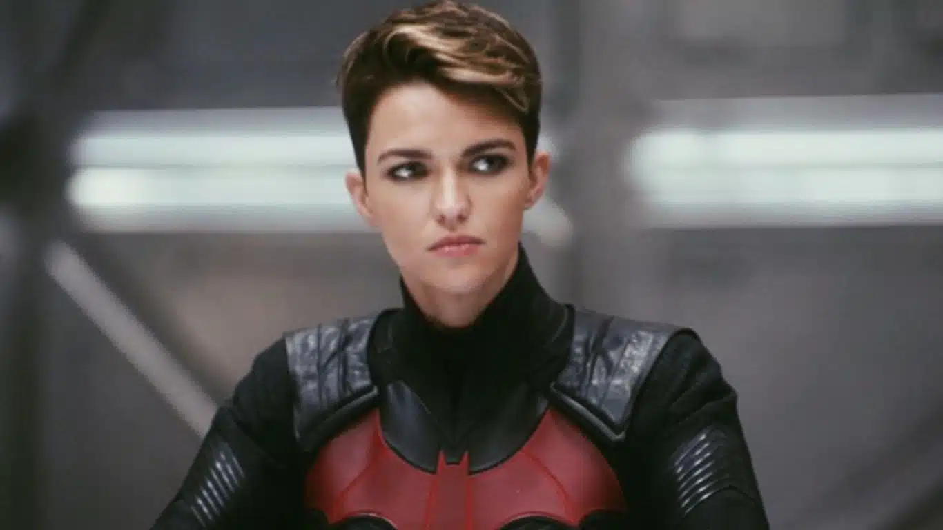 Best Female Adaptations of Male Superheroes in DC Comics - Kate Kane (Batwoman)