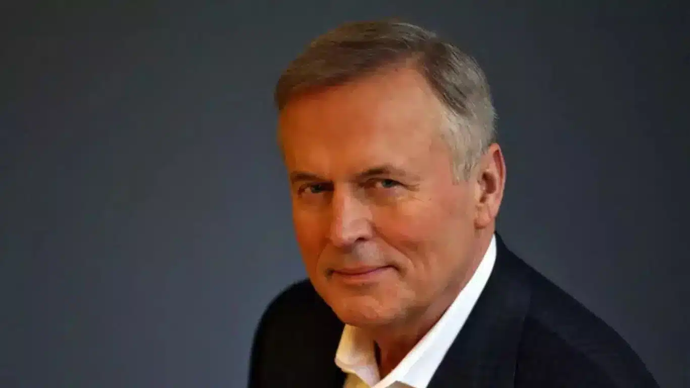 Famous Authors Whose First Book Was A Flop - John Grisham (A Time To Kill)