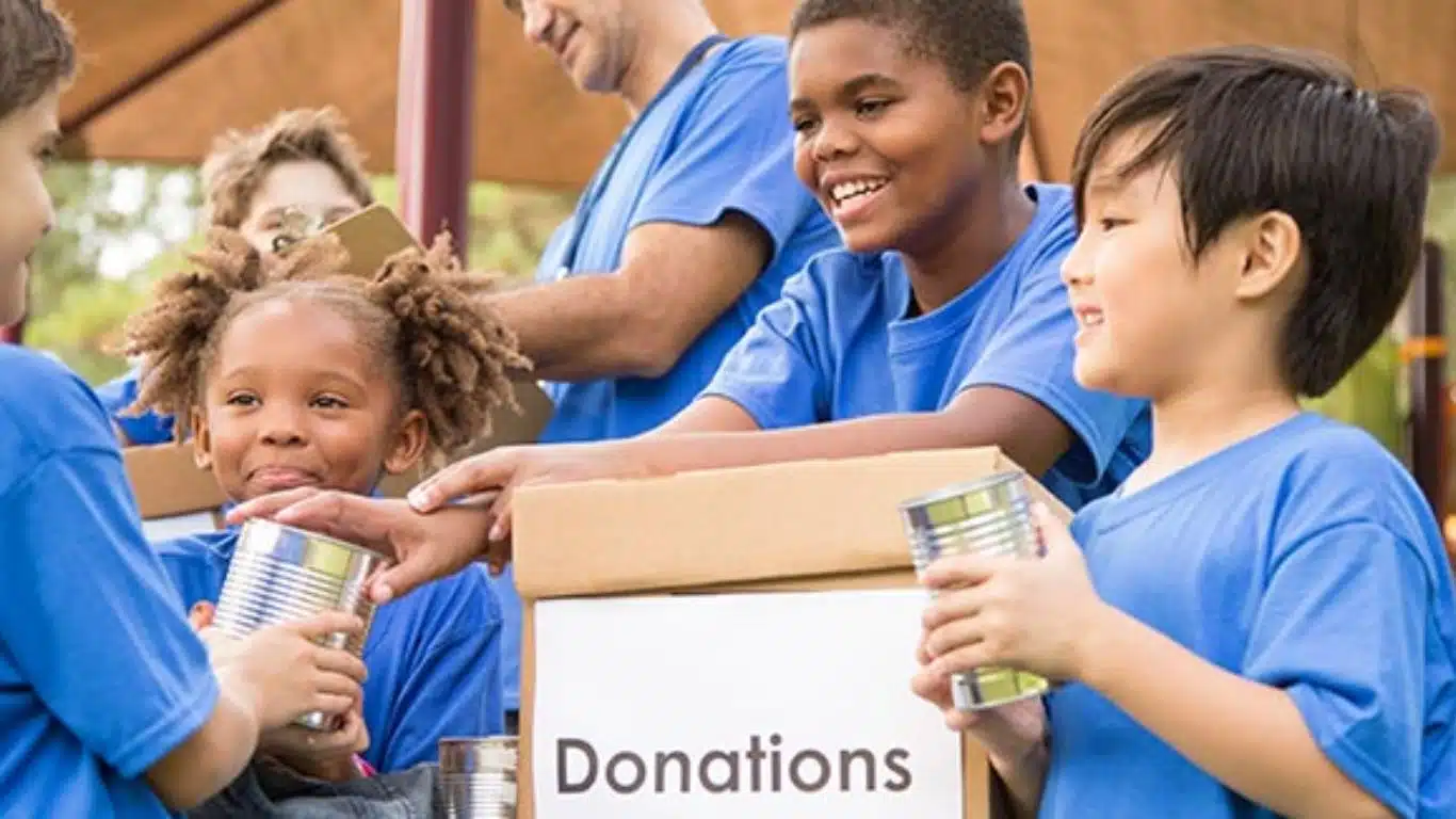 15 Moral Values Every Parent Should Teach Their Kids - Generosity