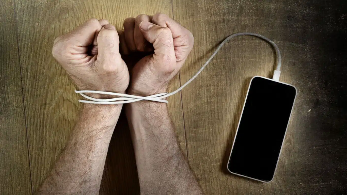 How Technology is Hijacking Your Mind - The Attention Economy