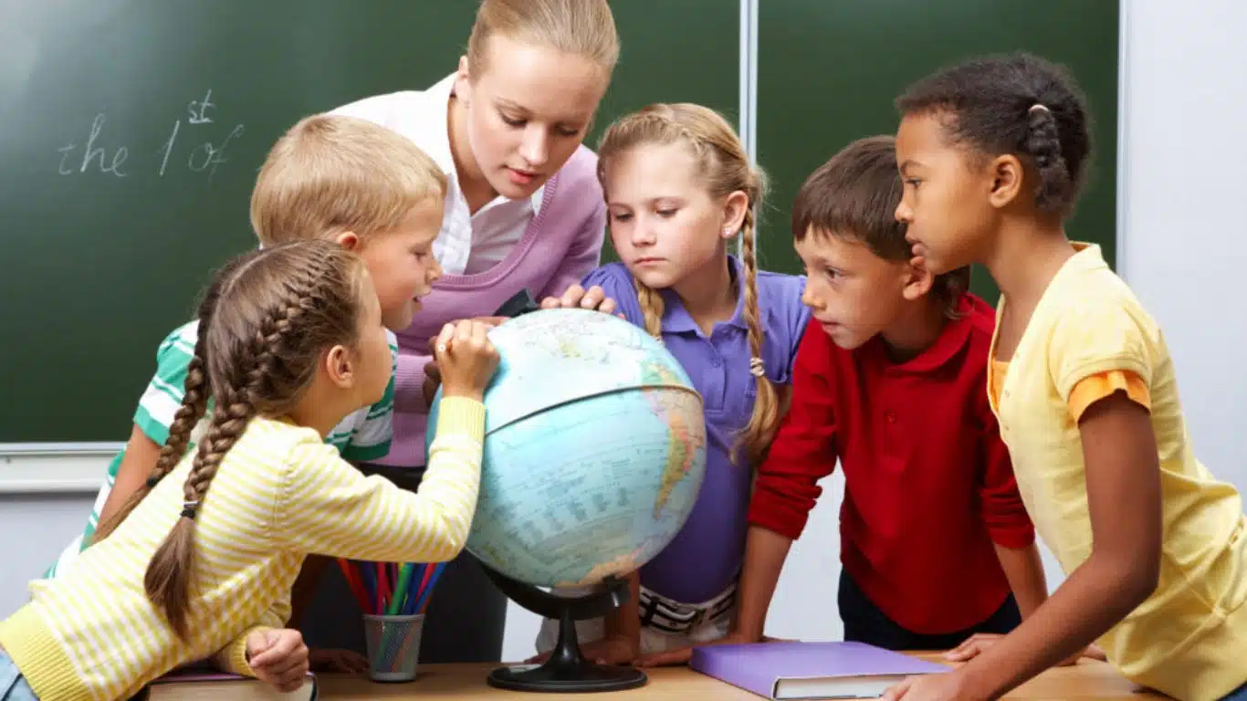 Which Country has the Highest Literacy Rate - Ranking Top 10