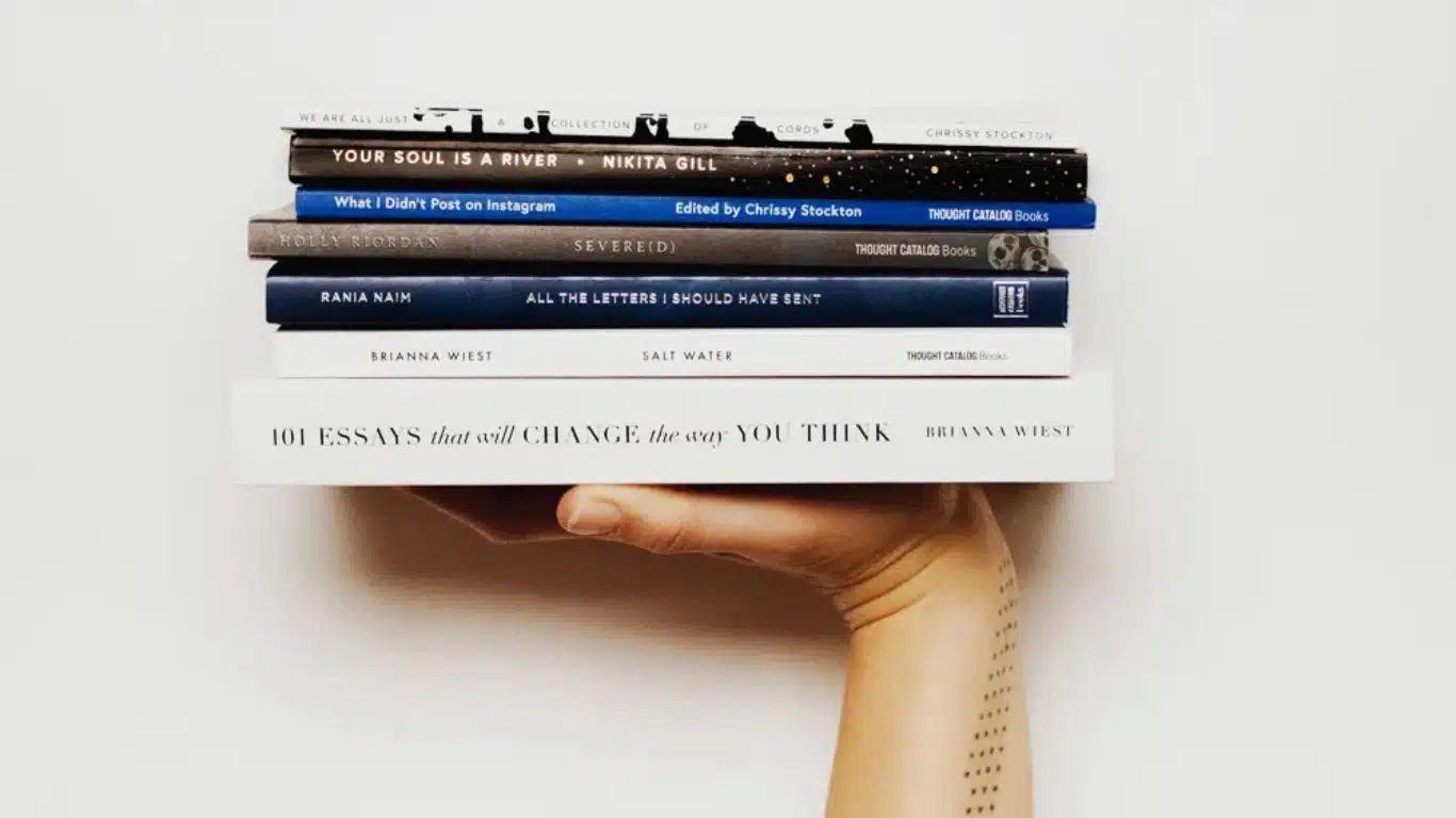 Becoming a Booktuber or Bookstagrammer